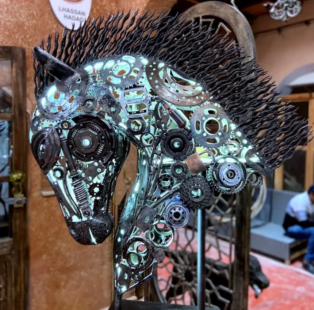 assarag sculpture metal cheval